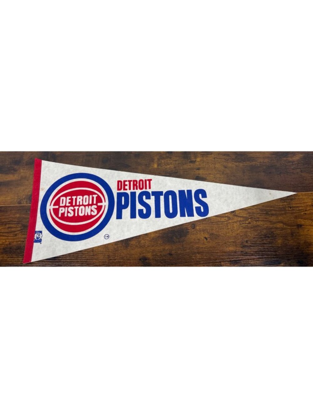 Detroit Pistons Vintage NBA Felt Pennant Red & Blue Basketball Memorabilia